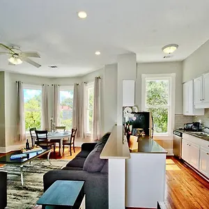2 Bedroom Renovated Townhouse In Downtown Apartment Savannah